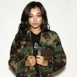 Keeping NWOT Unisex Ripstop Camo Festival Jacket